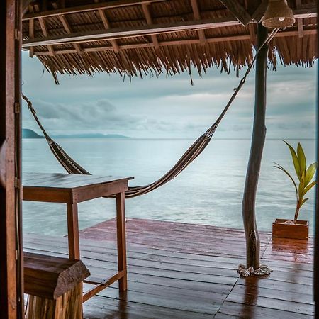 Methos Homestay - Raja Ampat Yennanas Besir Exterior foto