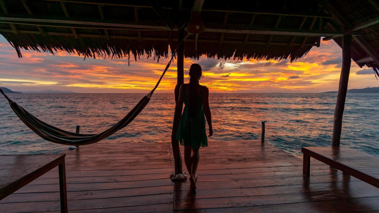 Methos Homestay - Raja Ampat Yennanas Besir Exterior foto