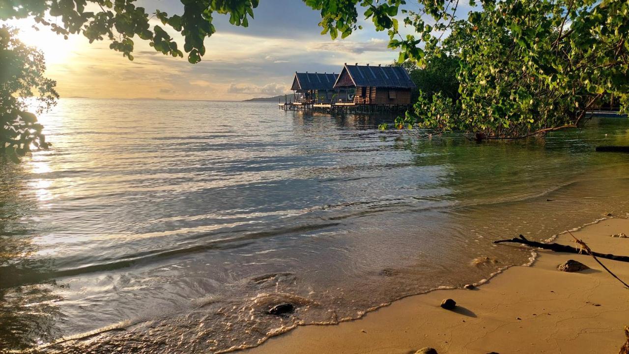 Methos Homestay - Raja Ampat Yennanas Besir Exterior foto