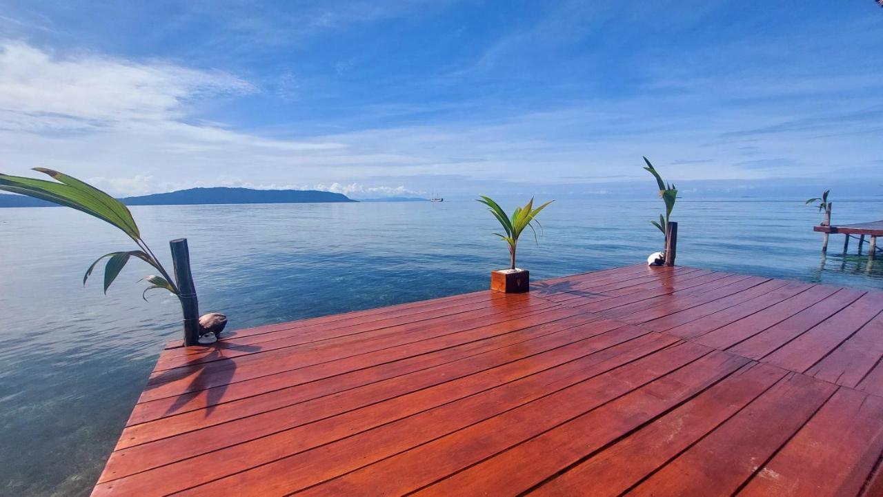 Methos Homestay - Raja Ampat Yennanas Besir Exterior foto